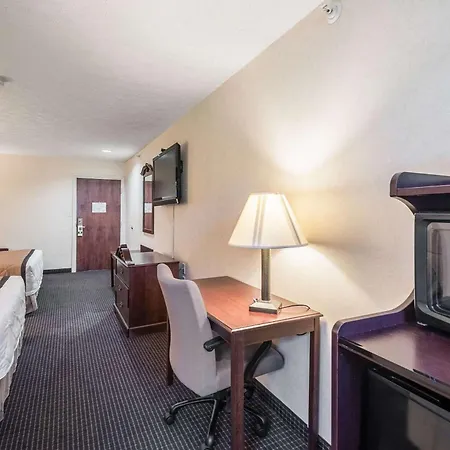 Rodeway Inn & Suites Charles Town-2
