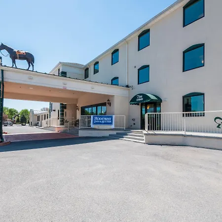 Rodeway Inn & Suites Charles Town-3